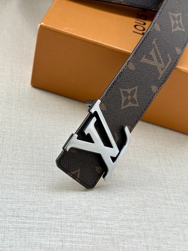 激安ルイヴィトンベルト着用イメージ